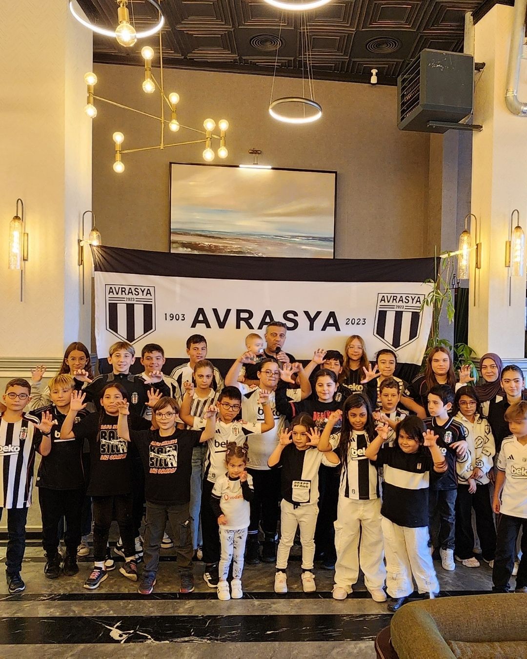 Avrasya Beşiktaşlılar Cemiyeti olarak, geçtiğimiz pazar günü ailelerimizle birlikte keyifli bir kahvaltıda buluştuk.