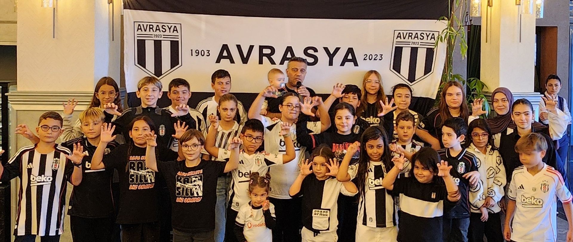 Avrasya Beşiktaşlılar Cemiyeti olarak, geçtiğimiz pazar günü ailelerimizle birlikte keyifli bir kahvaltıda buluştuk.